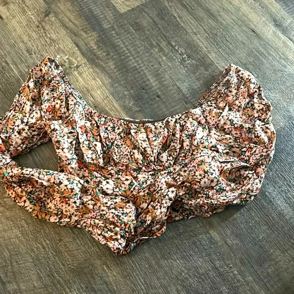 Wild Fable Crop Top Size Medium - Picture 2 of 3